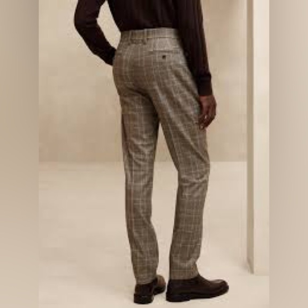 Banana Republic Straight Fit Wool Pants in Charcoal Plaid